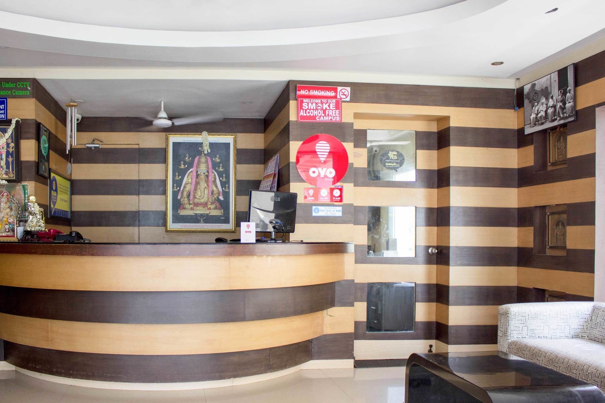 Hotel Oyo 4895 Abi Krishna Pondicherry Exterior foto