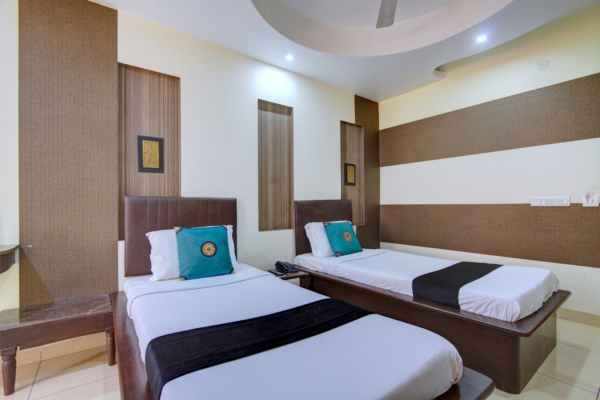 Hotel Oyo 4895 Abi Krishna Pondicherry Exterior foto